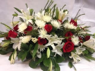 LOVING TRIBUTE WREATH