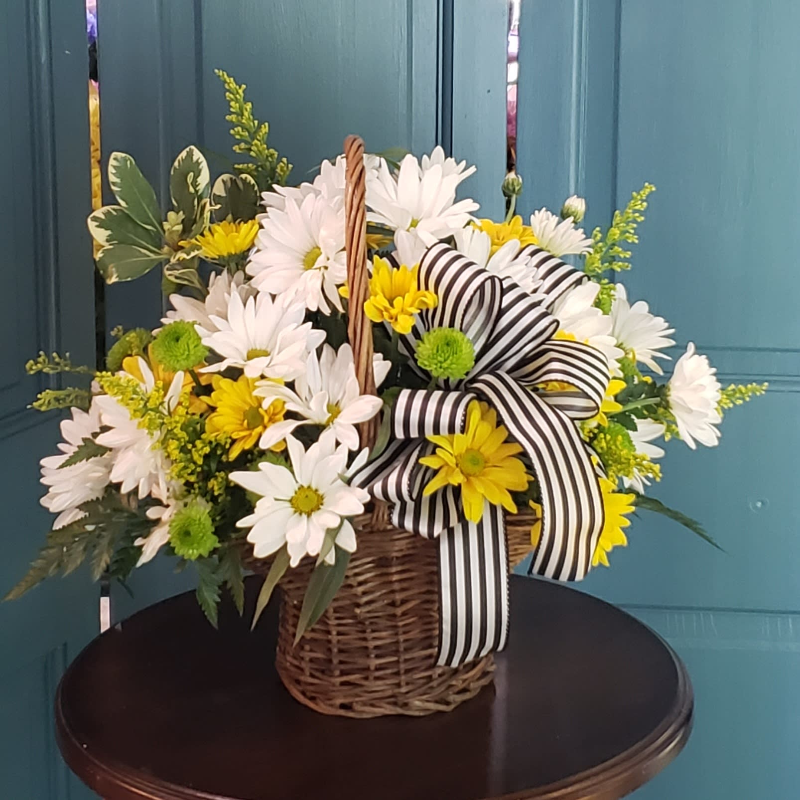 Simplicity Daisy Basket