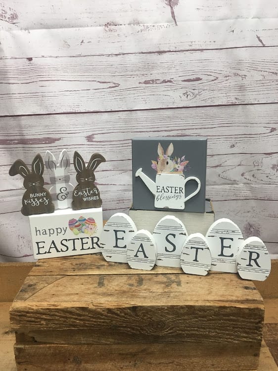 Wooden Easter Table Decor
