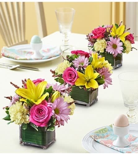 Spring Centerpiece Trio Flower Bouquet