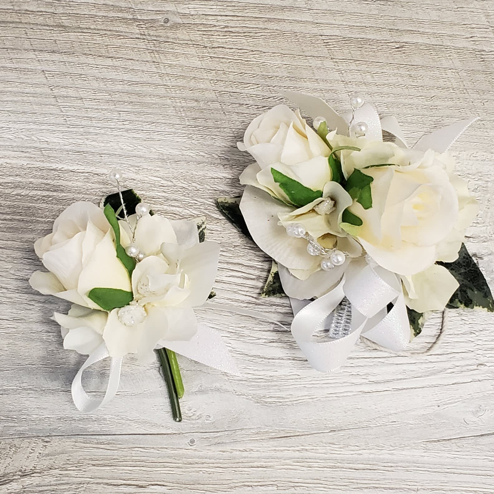 SILK Classic White Corsage and Boutonniere Set