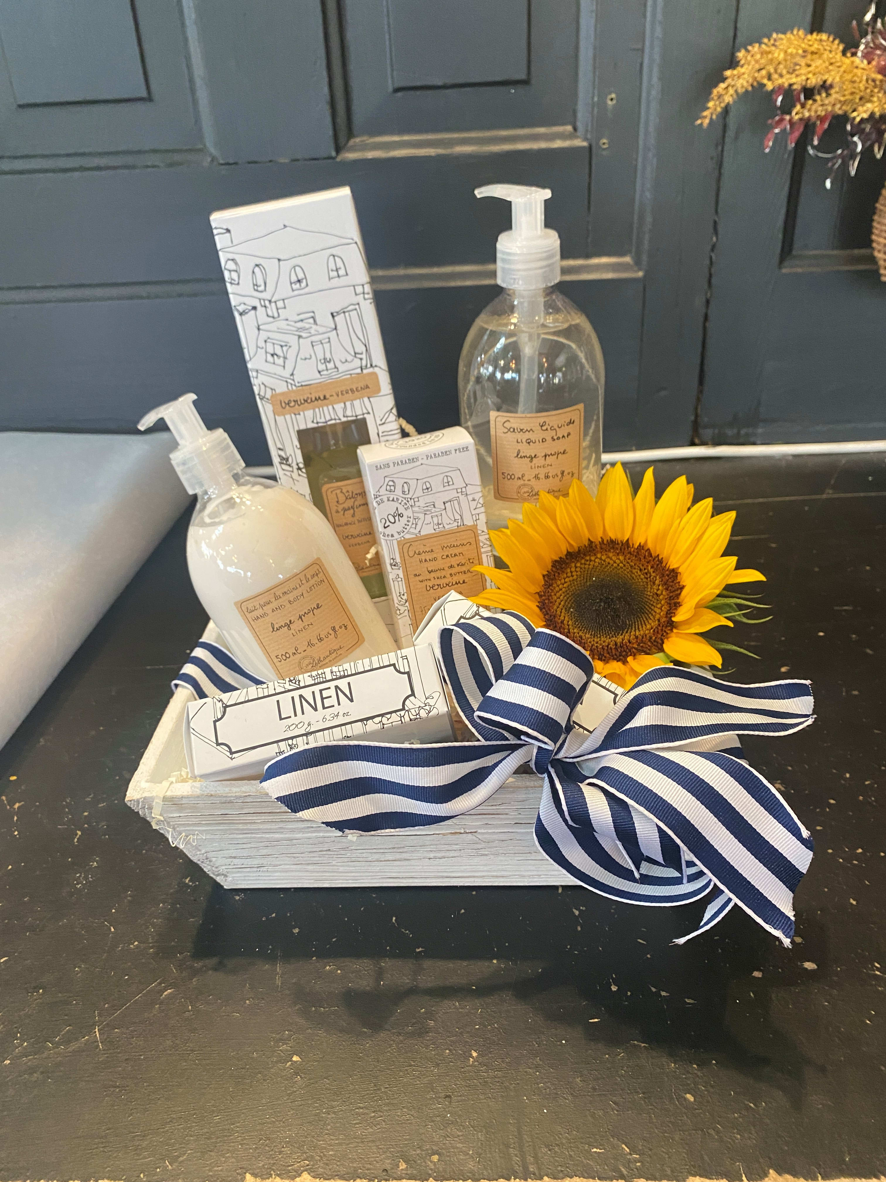 Daylily Gifts Flower Delivery Grand Rapids MI Daylily Floral Cascade