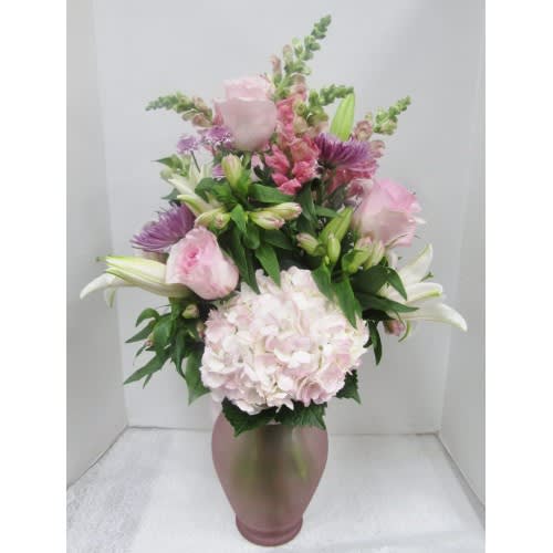 Mom's Pretty in Pink Flower Bouquet