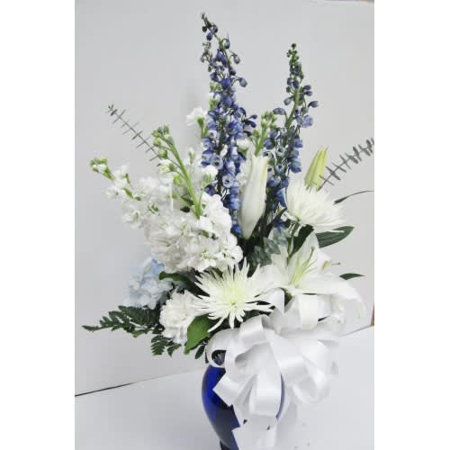 Blue Grace Deluxe Flower Bouquet