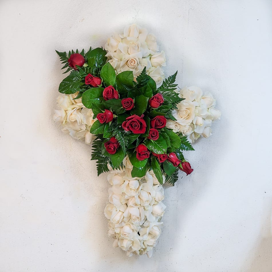 D-23 Cruz de rosas Flower Bouquet