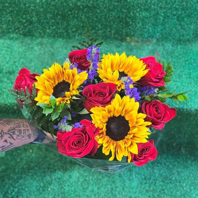 Roses and sunflowers Flower Bouquet