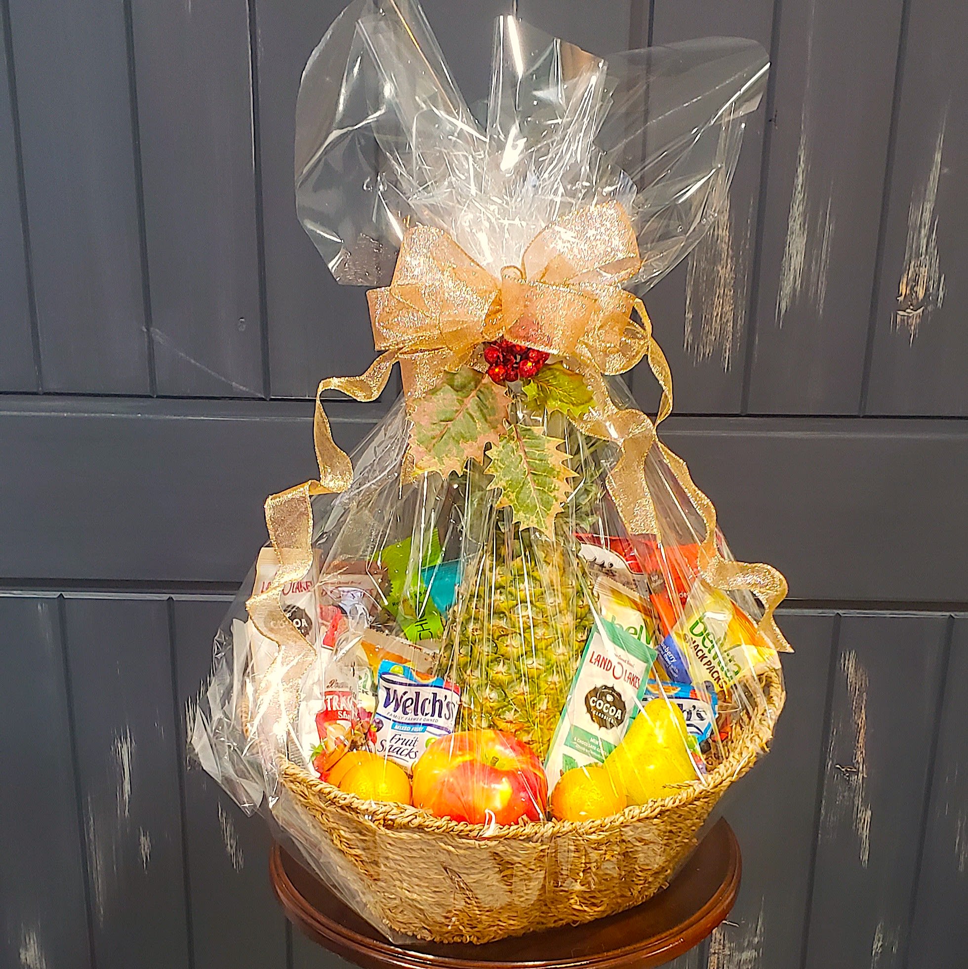 Yum-Yum Basket - Fruits to Nuts!