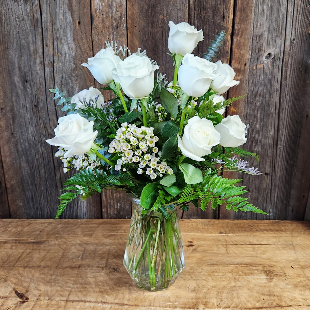 12 Long Stemmed White Roses LSR12W