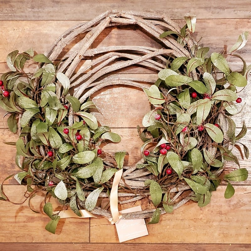Laurel Wreath with Berries, 22"