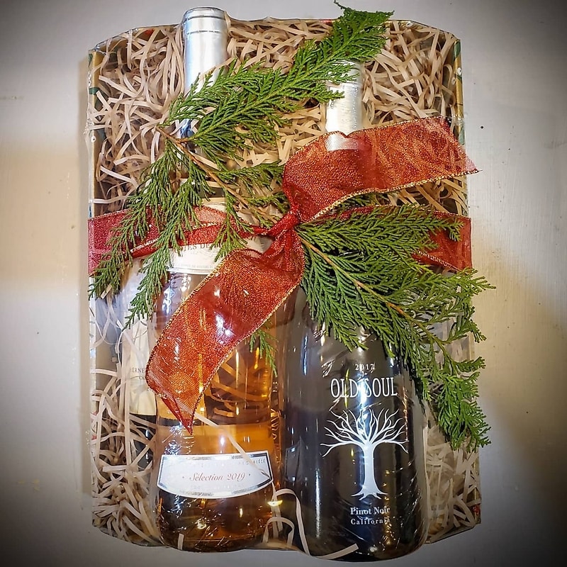 Christmas Wine Assortment 5-Pack Flower Bouquet