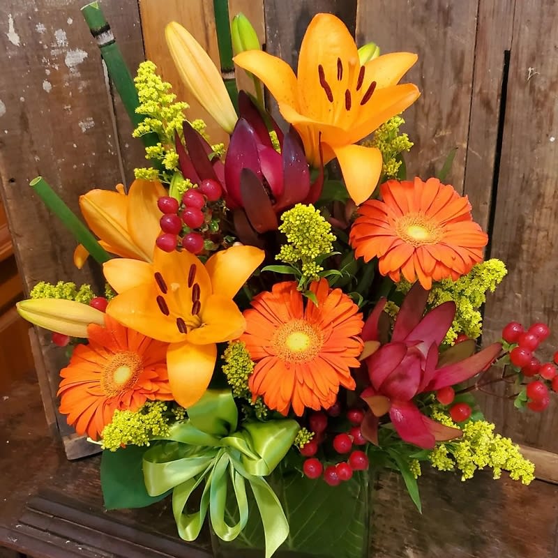 Summer Lily Garden Cube Bouquet
