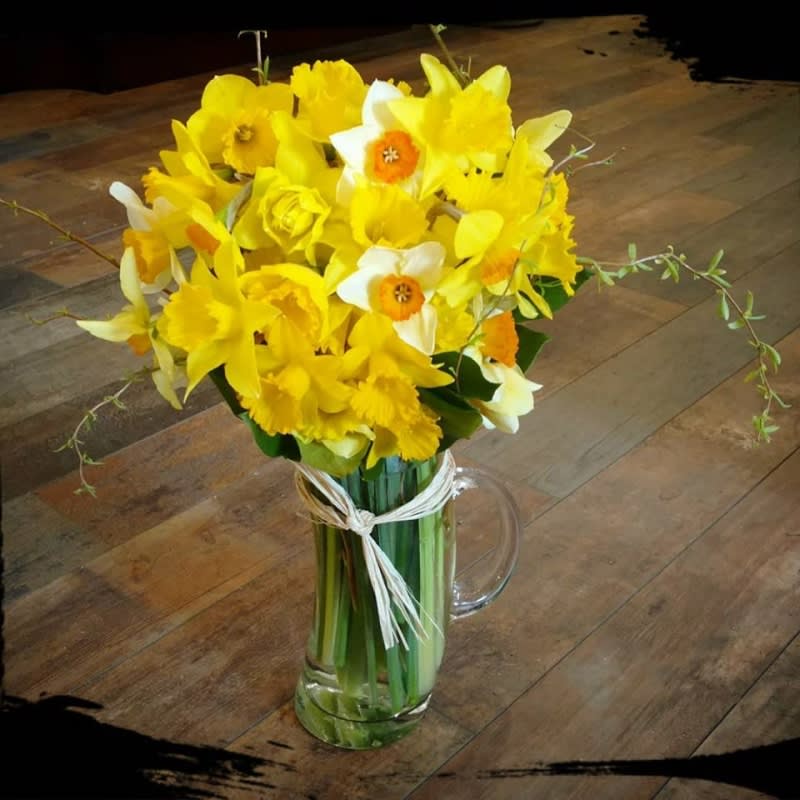 Cylinder Daffodil Vase with Curly Willow and Raffia-wrap Flower Bouquet
