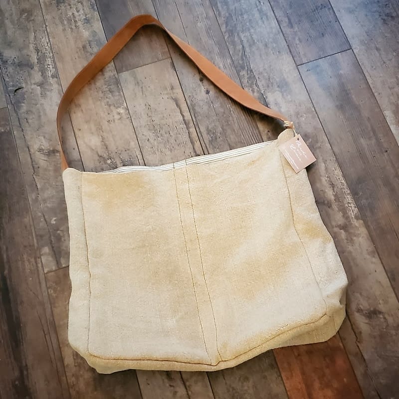 Linen Tote, Tan Flower Bouquet