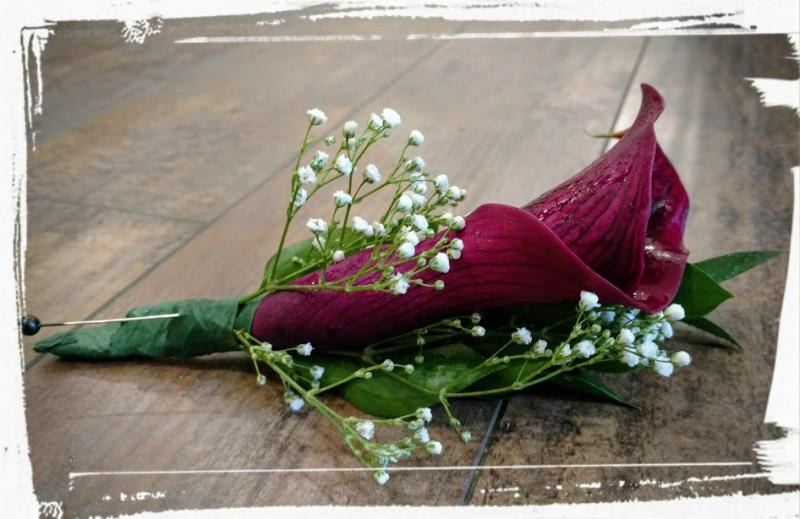 BURGANDY CALLA BOUTONNIERE with baby's breath Flower Bouquet