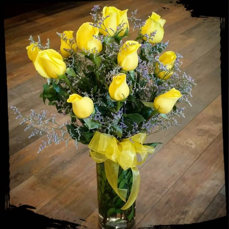 Dozen Yellow Roses Vased (long stem)