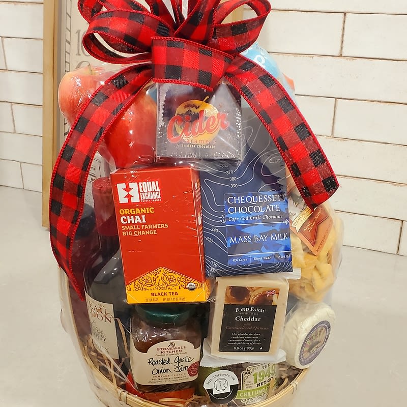 Buffalo Christmas Gourmet Treat Basket with Wine
