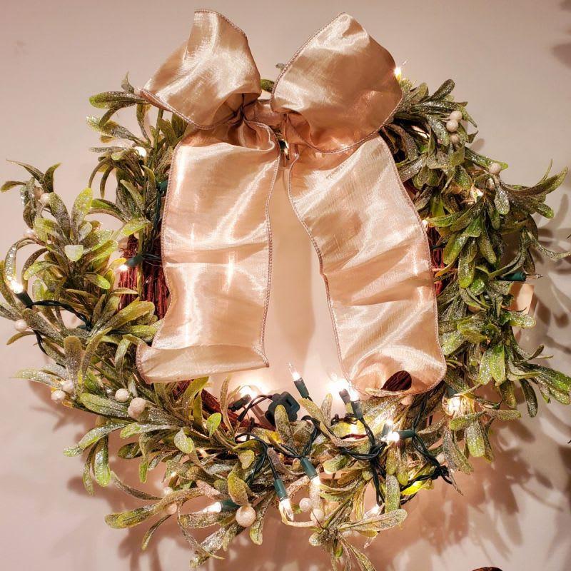 Christmas Wreath, Artificial, Mistletoe with Lights Flower Bouquet