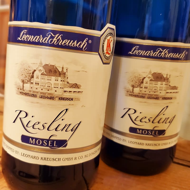 Riesling, Mosel, Leonard Kreusch (blue bottle) Flower Bouquet