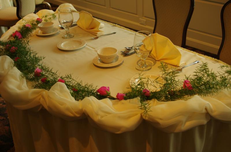 Sweetheart table garland Flower Bouquet