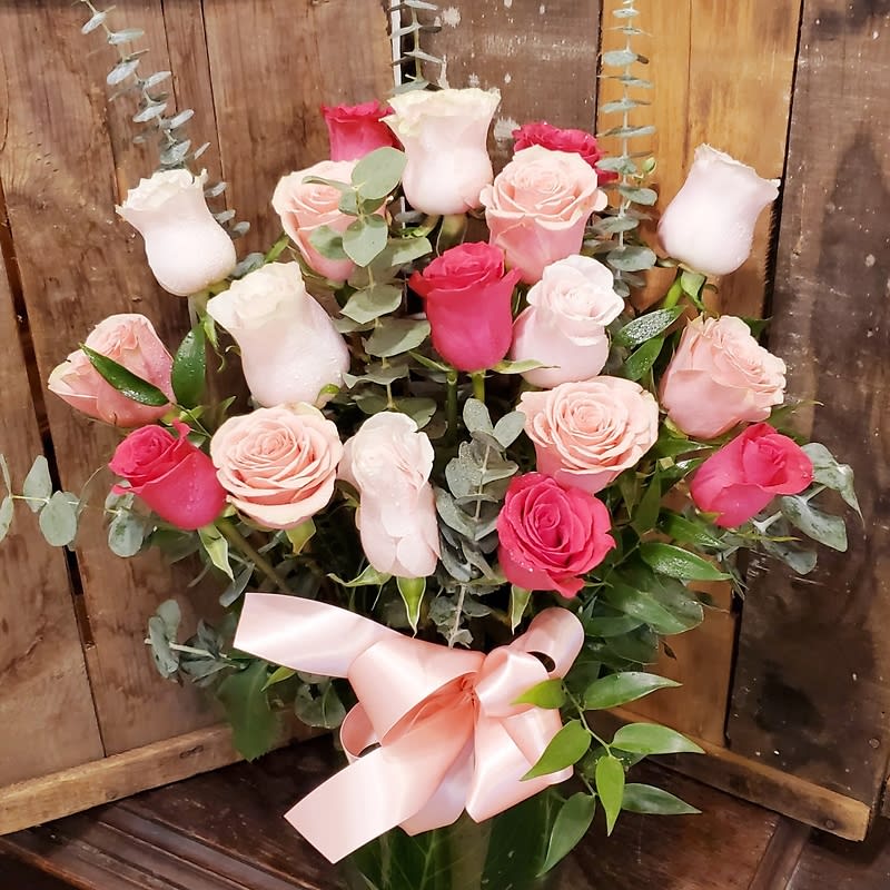Premium 18 Long Stemmed Assorted Pink Roses Vase Flower Bouquet