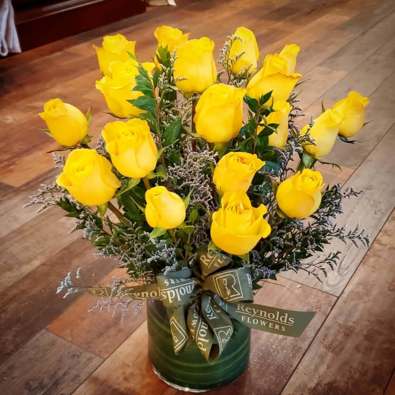 Vase of 18 Yellow Roses (Dozen and a Half)
