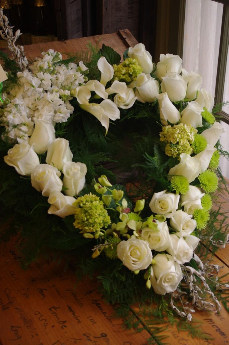 Emerald & White Heart-shaped Wreath Flower Bouquet