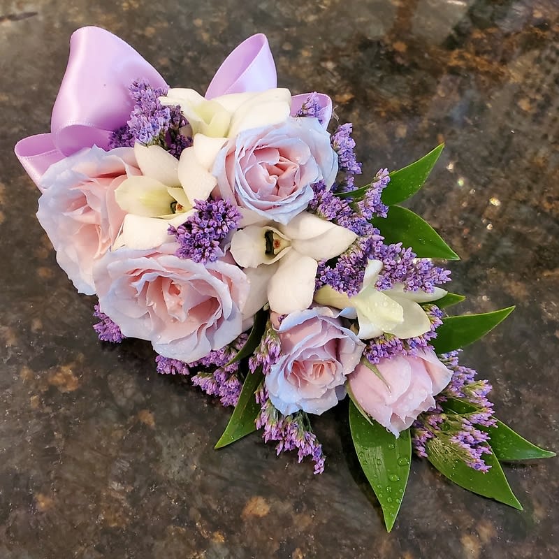 Lilac-toned Corsage for Wrist