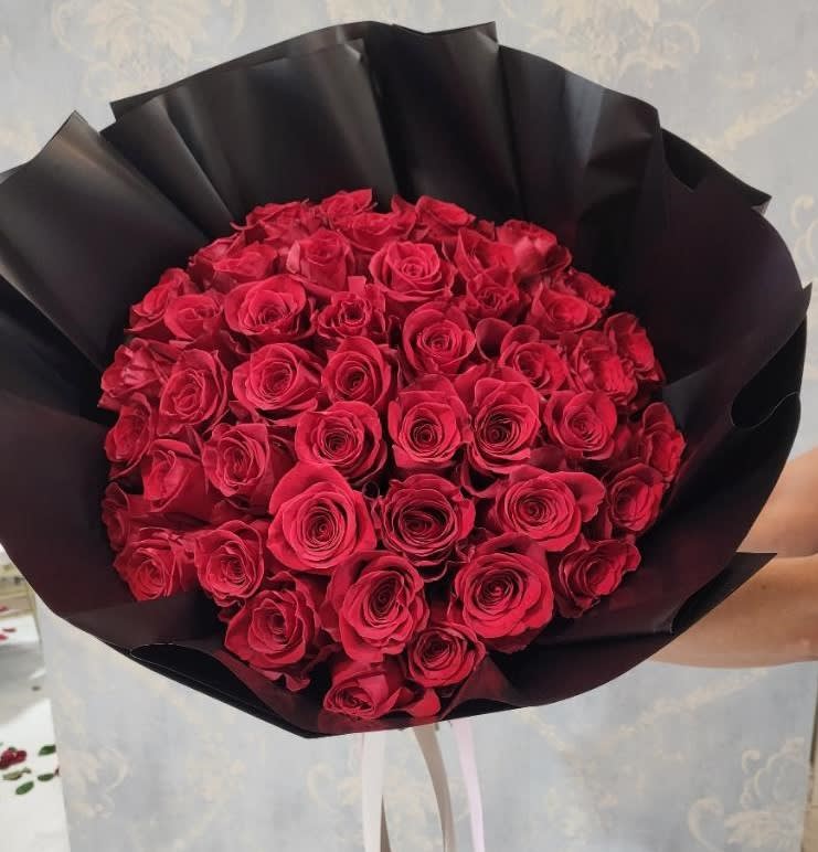 101 Red Roses