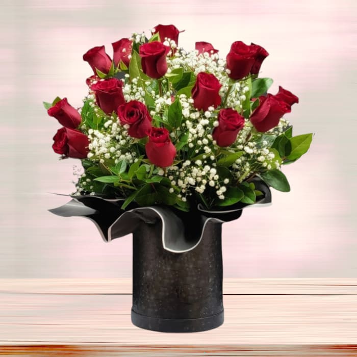 Premium Long Stem Roses In Round Hat Box