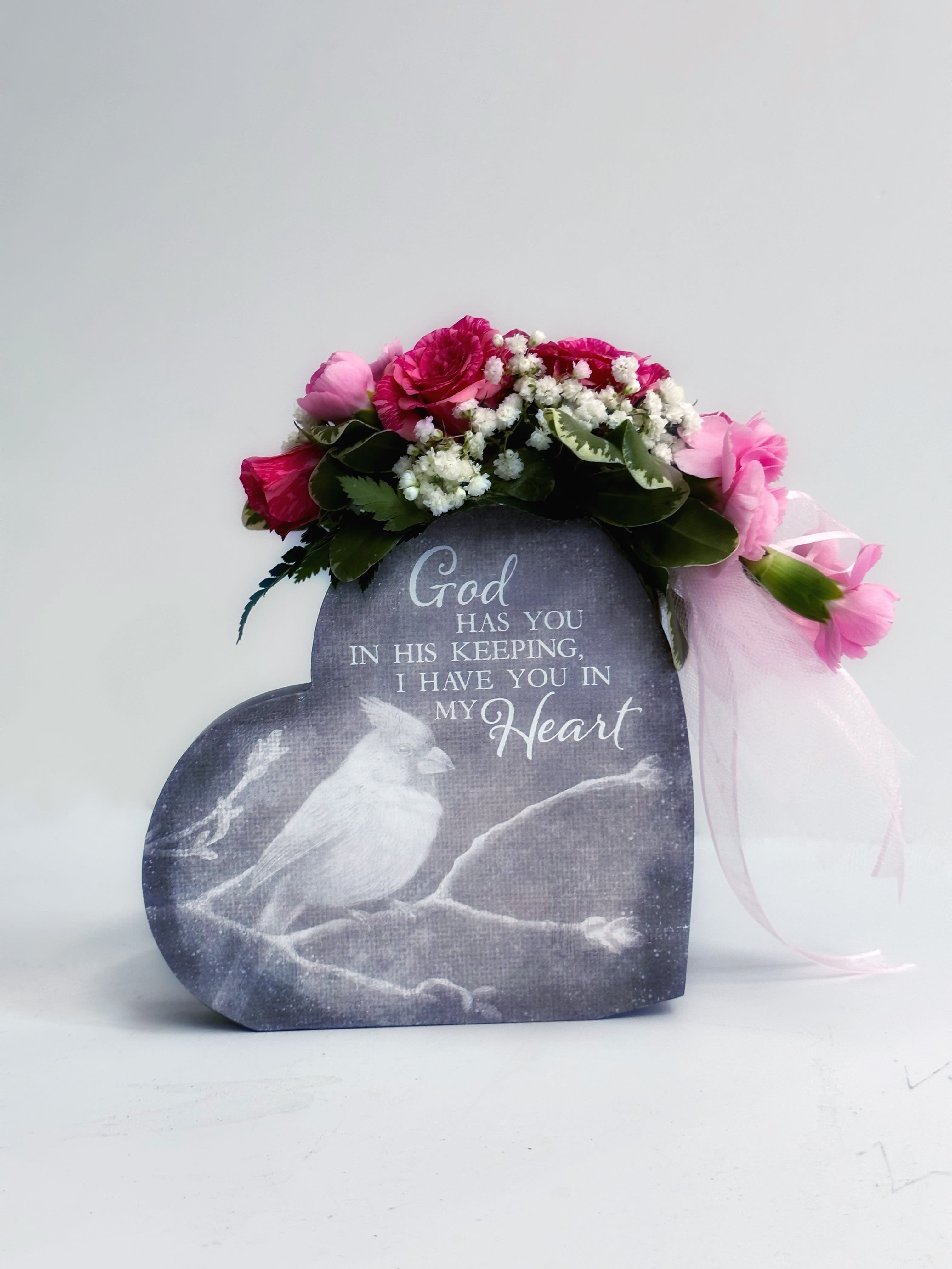 EXAMPLE of Small Floral Accent on Shelf Sitter