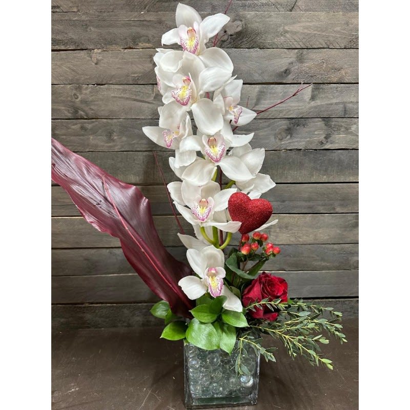 White Beauty EBF-492 Flower Bouquet