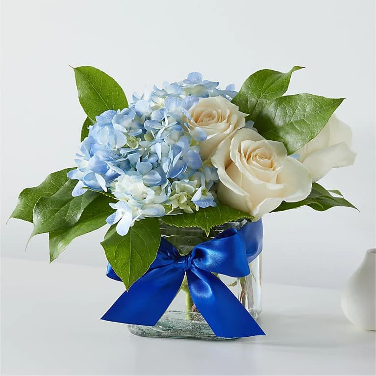 FTD Sky Blue Delight Bouquet Flower Bouquet