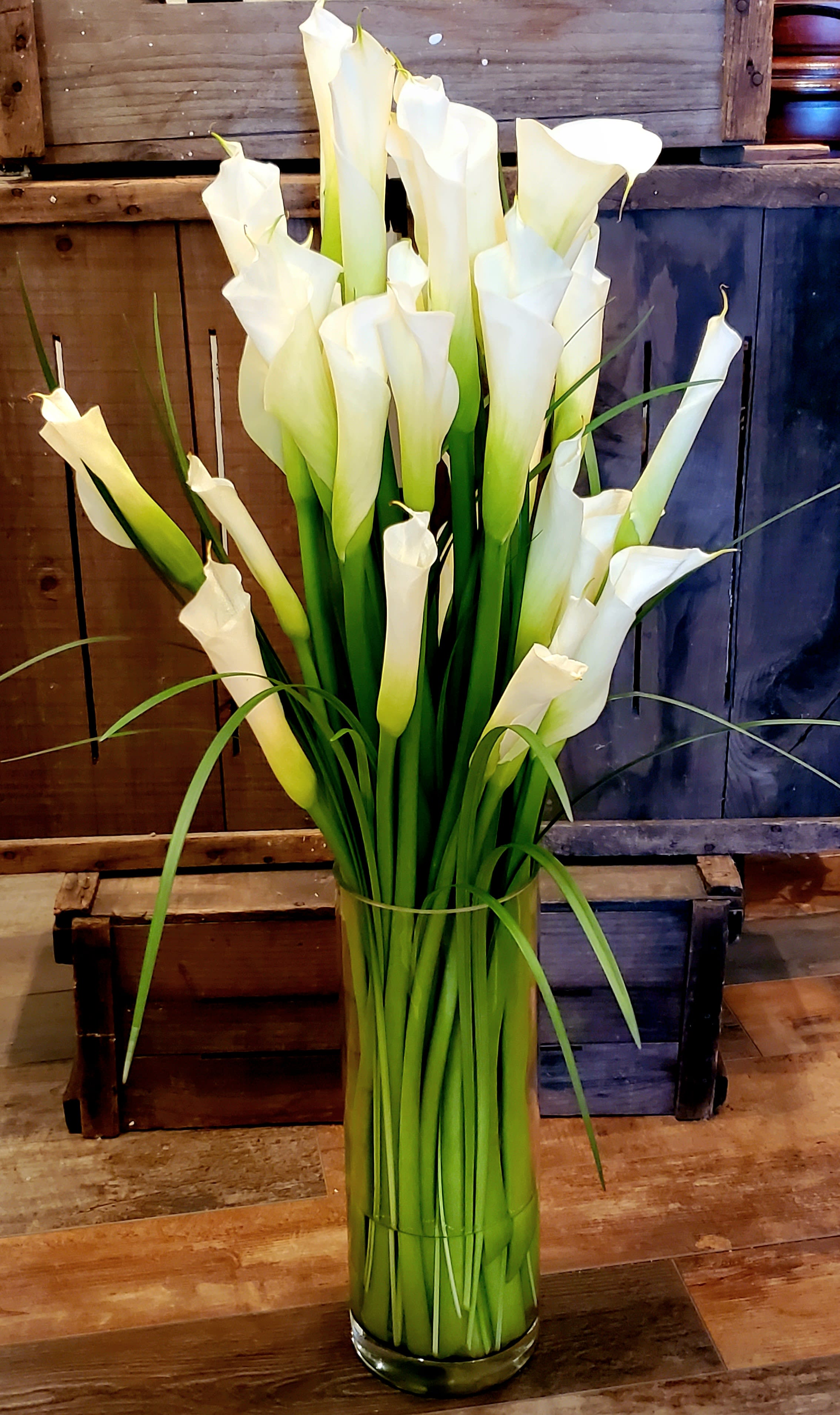 Calla Lily Vase with Lily Grass Flower Bouquet