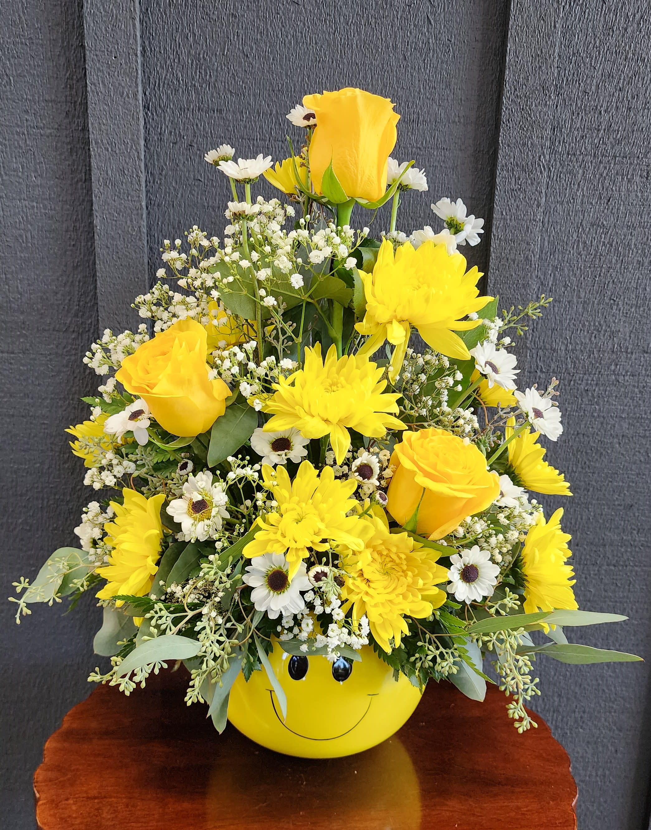 Smiley Vase Flower Bouquet