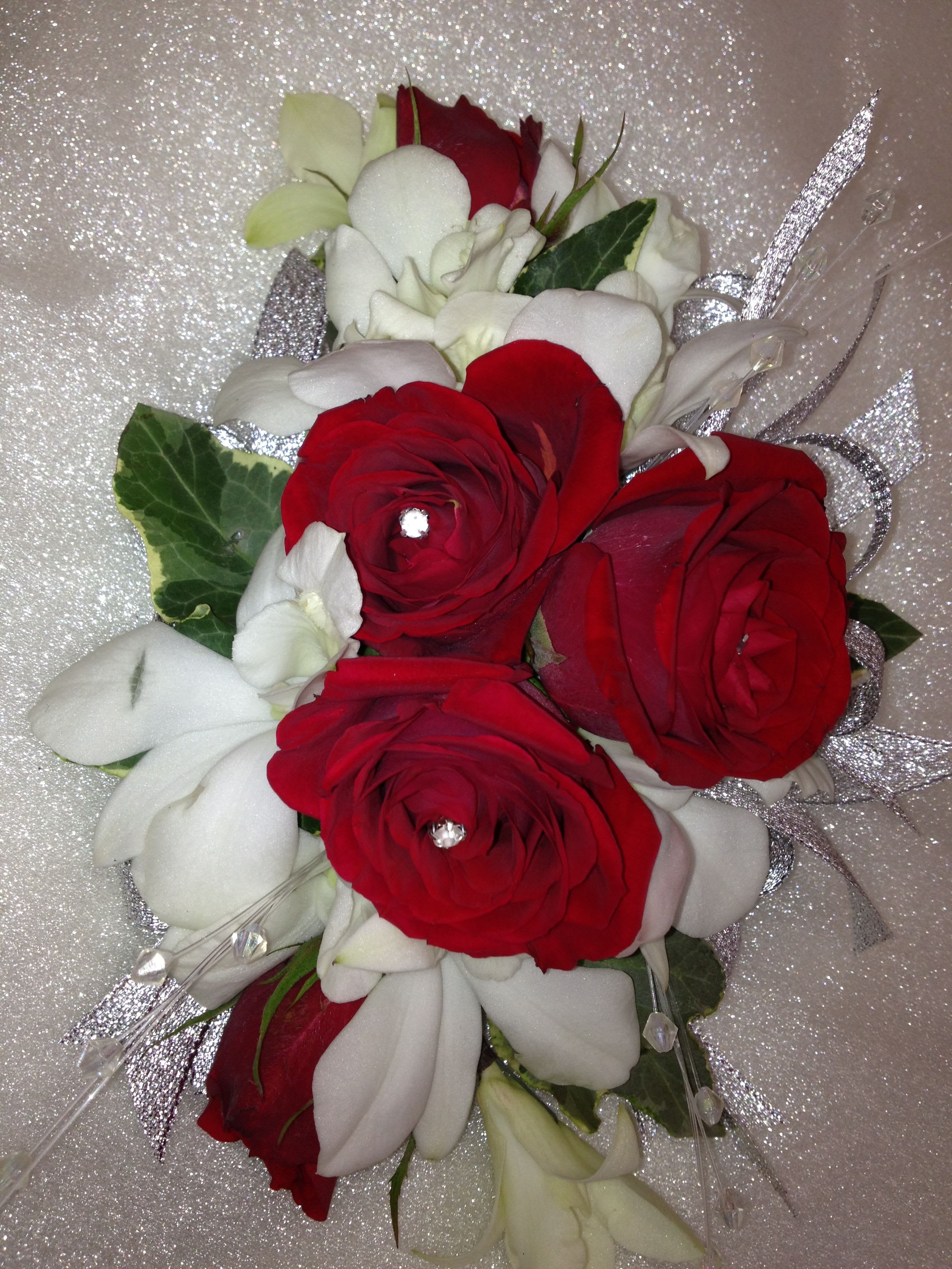 wrist corsage white/red