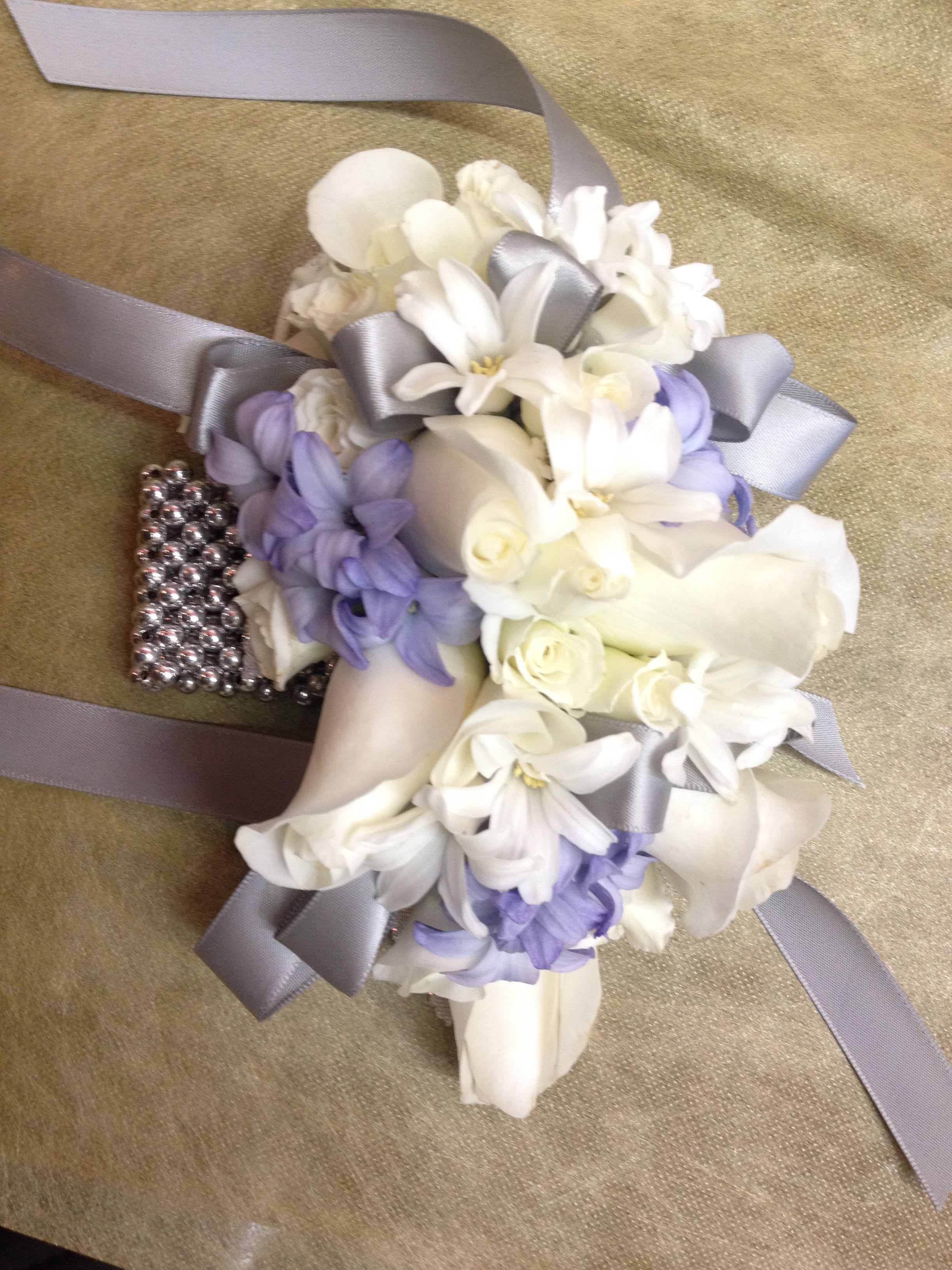 wrist corsage white/lavender