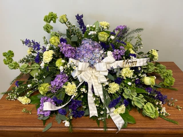 Everlasting Beauty Casket Spray