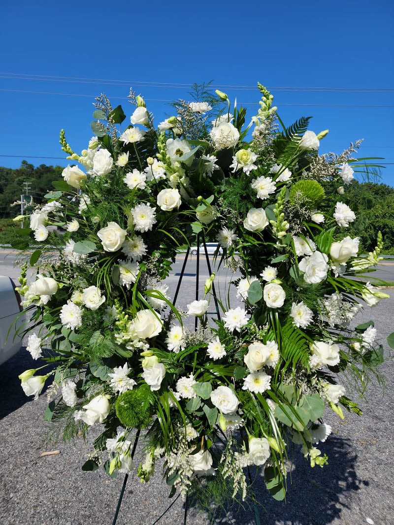 Regal Whites Wreath