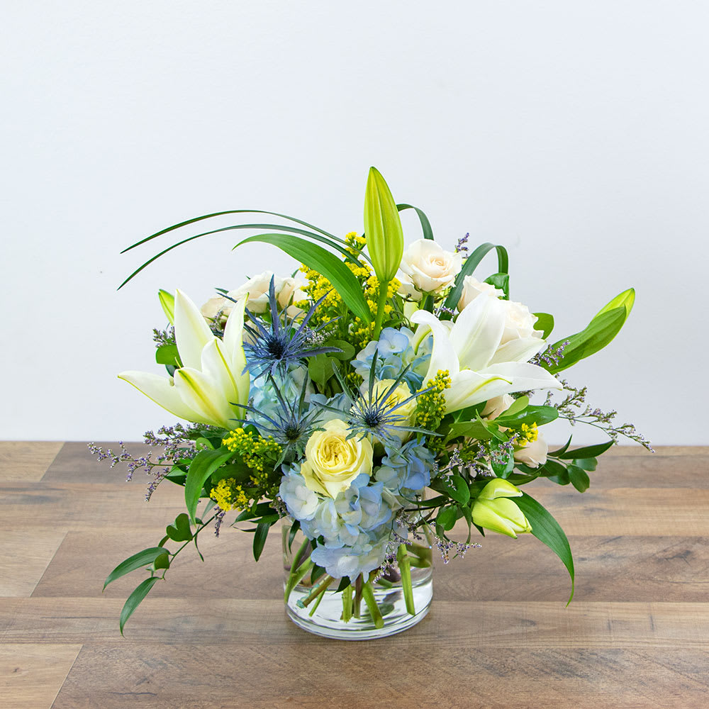 Luna Blue Flower Bouquet