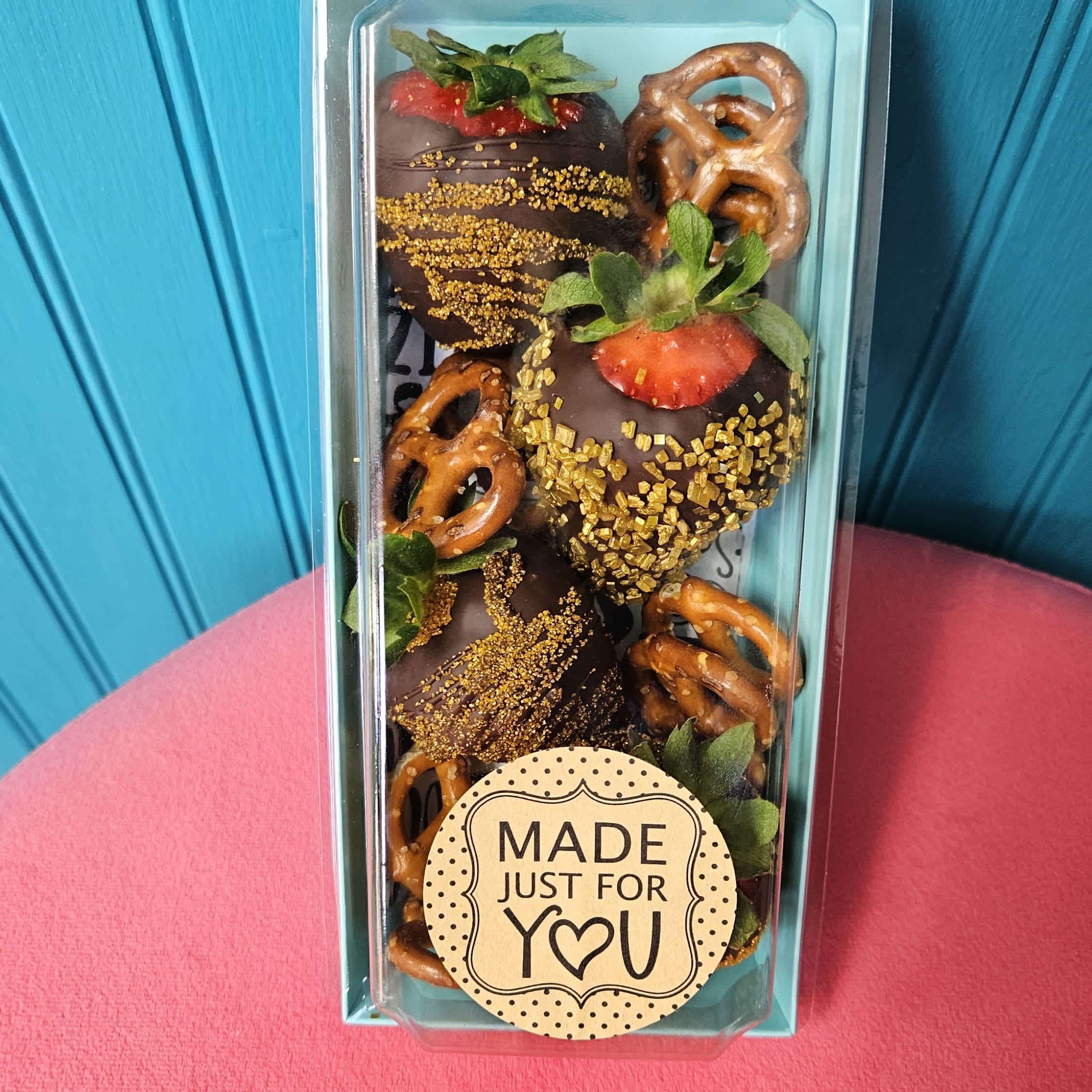 Chocolate Covered Strawberries(Tuesday-Saturday only) Flower Bouquet