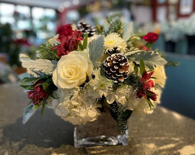 Christmas Centerpiece With Décor Flower Bouquet