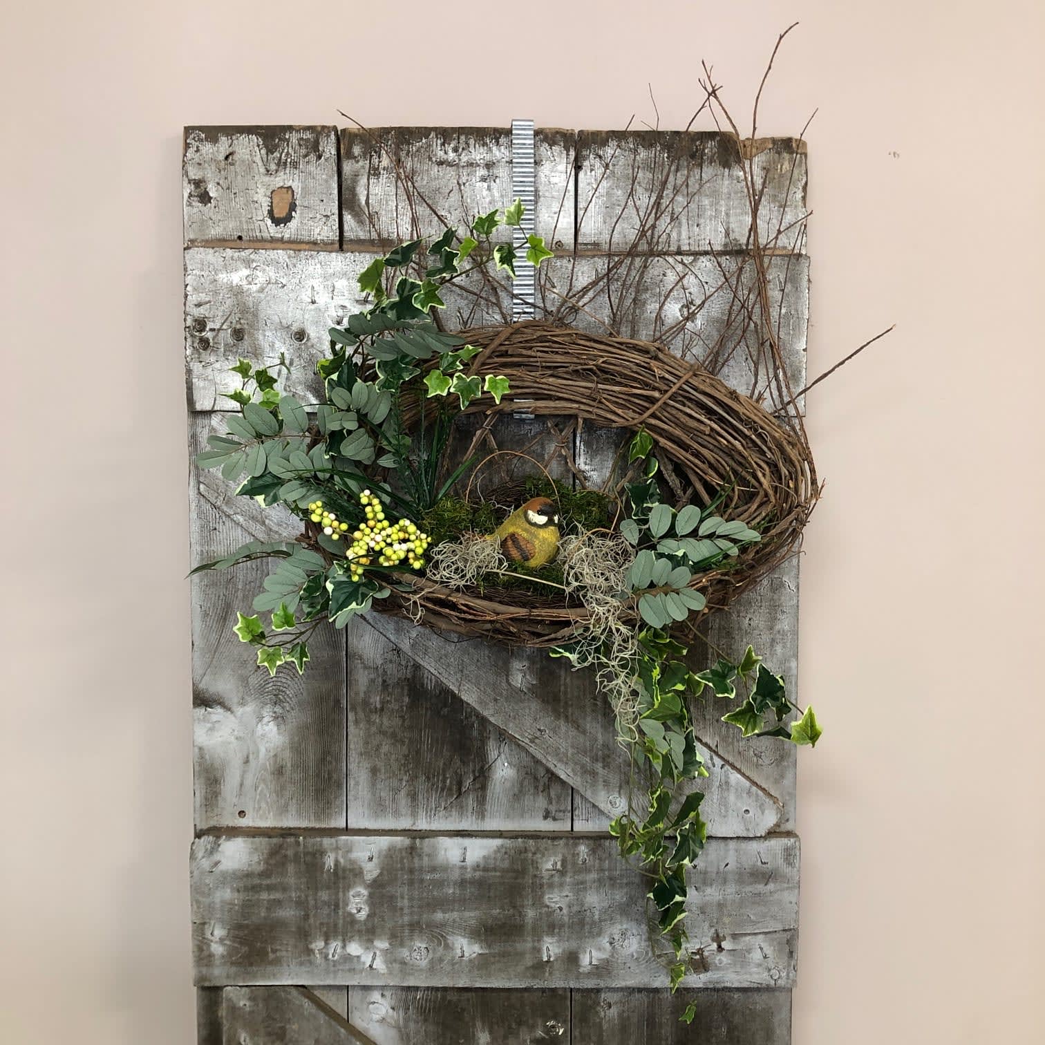 Verdant Bird Nest Grapevine and Silk (Artificial) Pocket Wreath