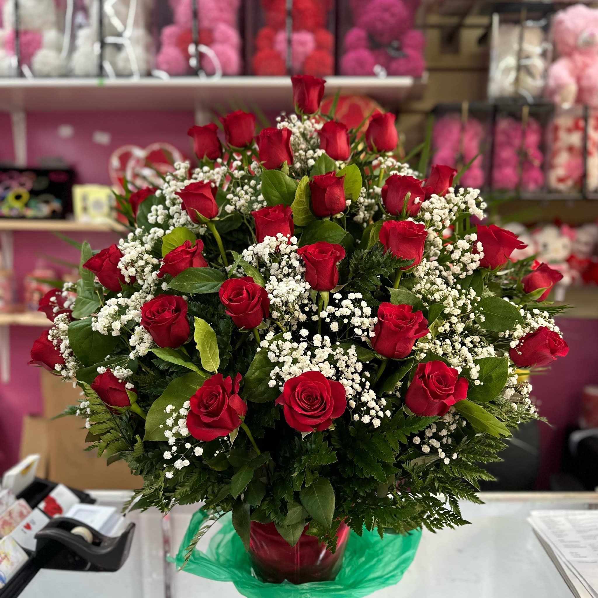 25 roses in Arrangement