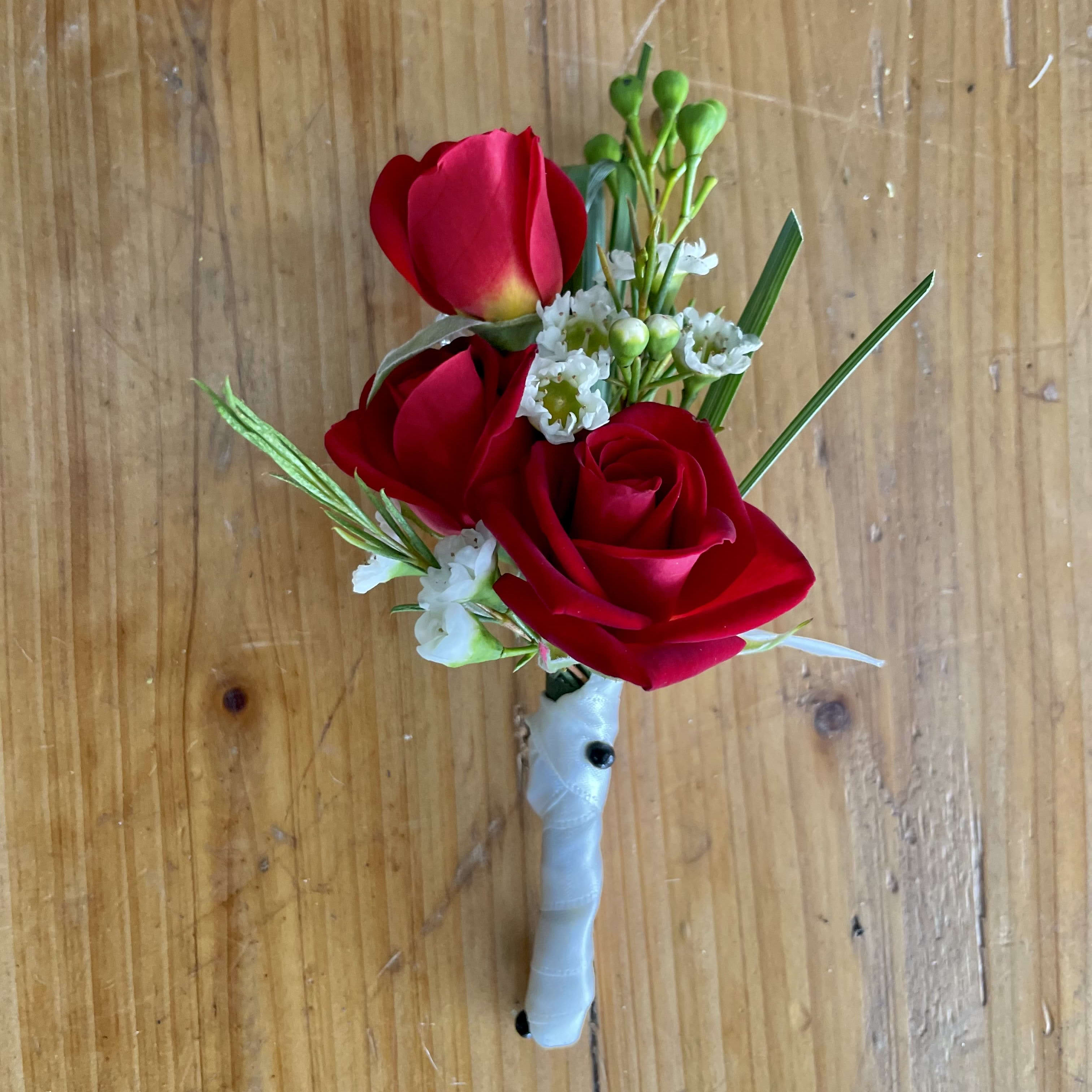 Red Spray Rose Boutonniere