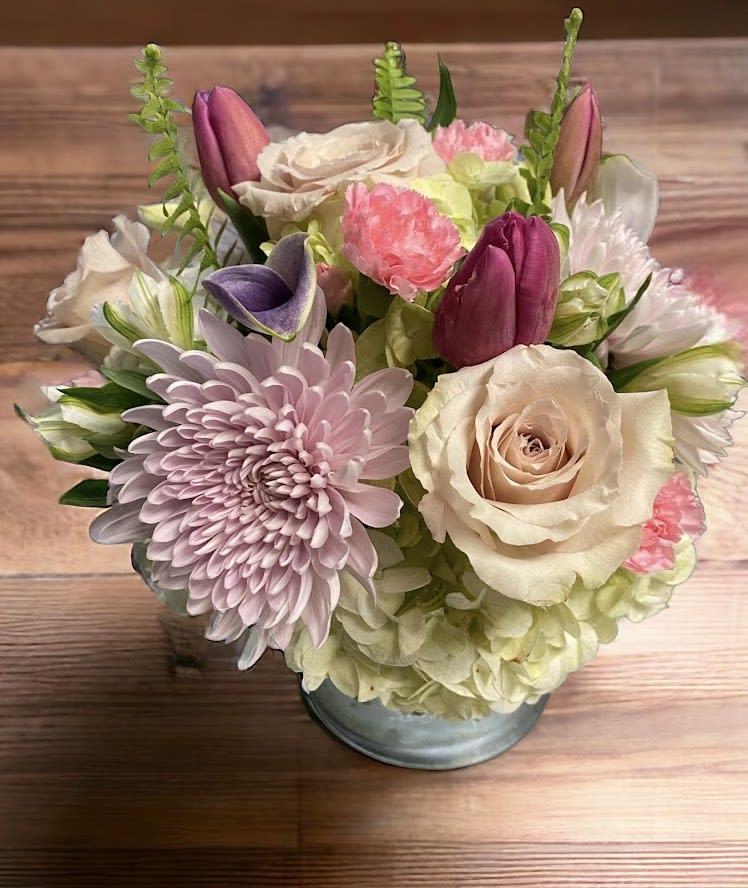 Mother's Day Low Pastels Deluxe Flower Bouquet