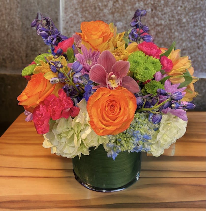 Mother's Day Low Colorful Deluxe Flower Bouquet