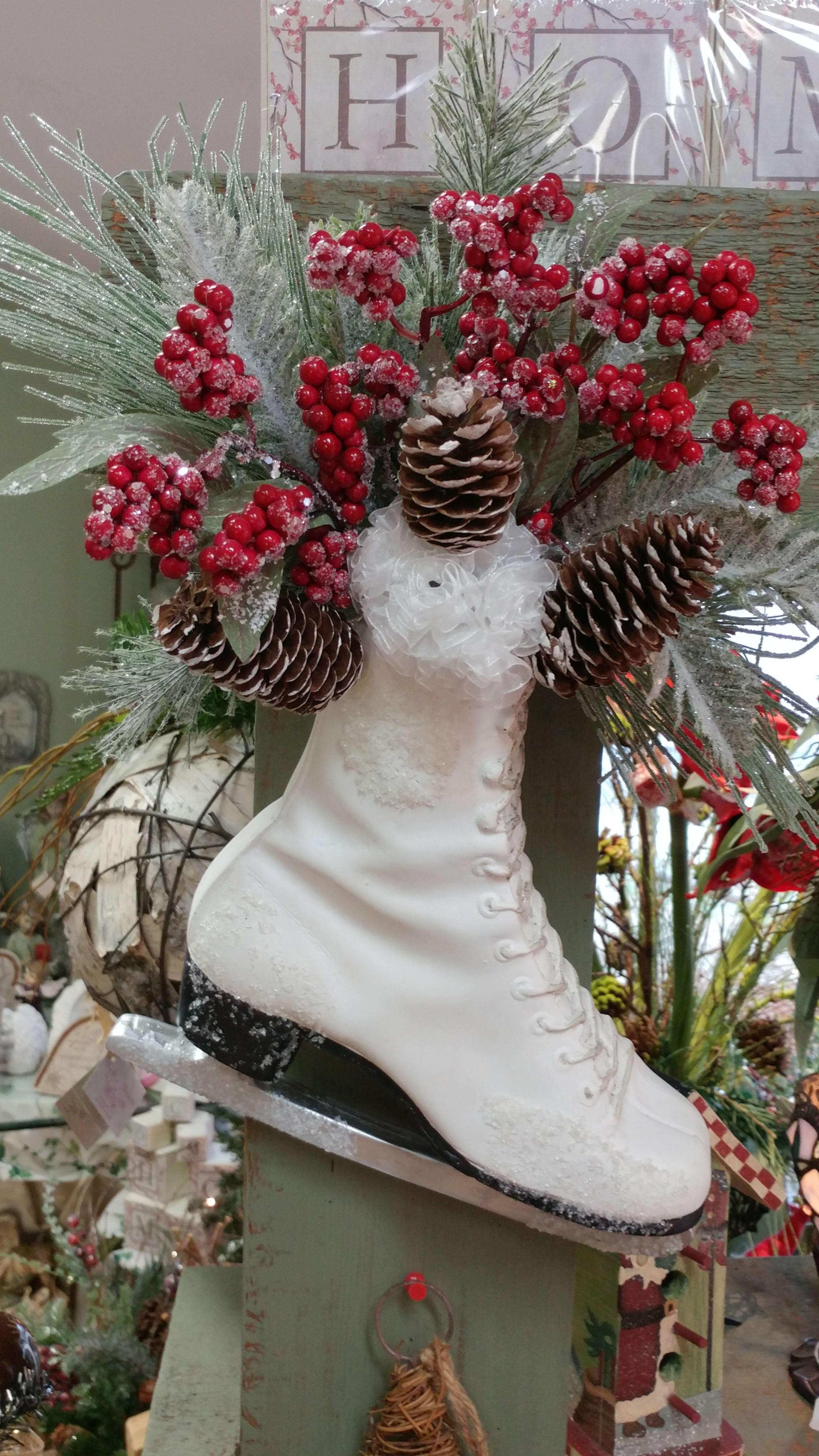 Hanging Large Skate Flower Bouquet