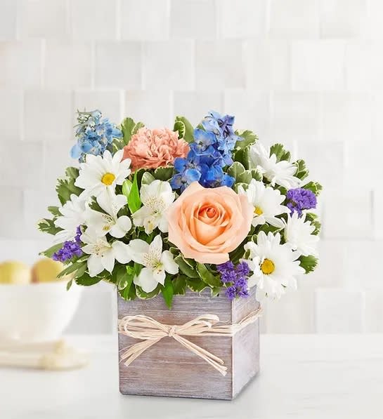 Coastal Breeze™ Flower Bouquet