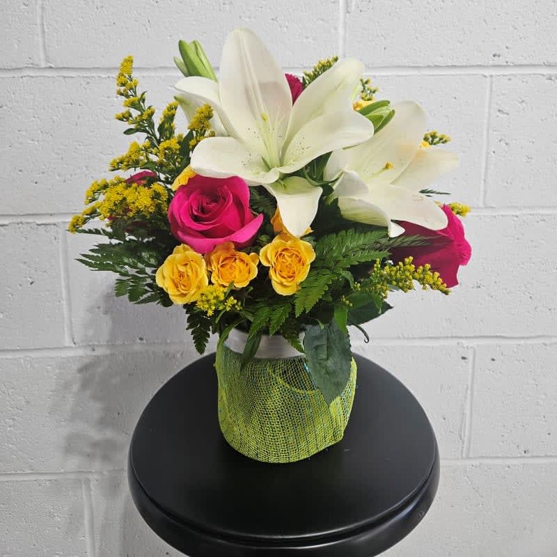 Sunny Endeavor Flower Bouquet