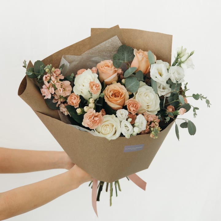 SWEETHEART BOUQUET (2 sizes)